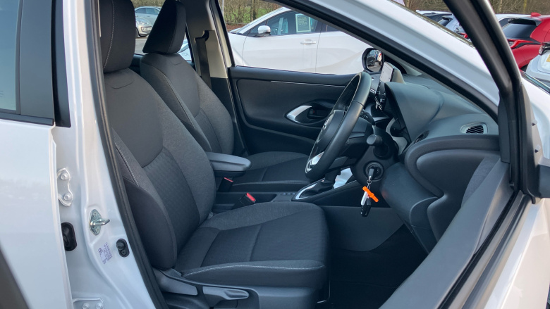 Toyota Yaris 1.5 Hybrid Icon 5dr CVT Hybrid Hatchback